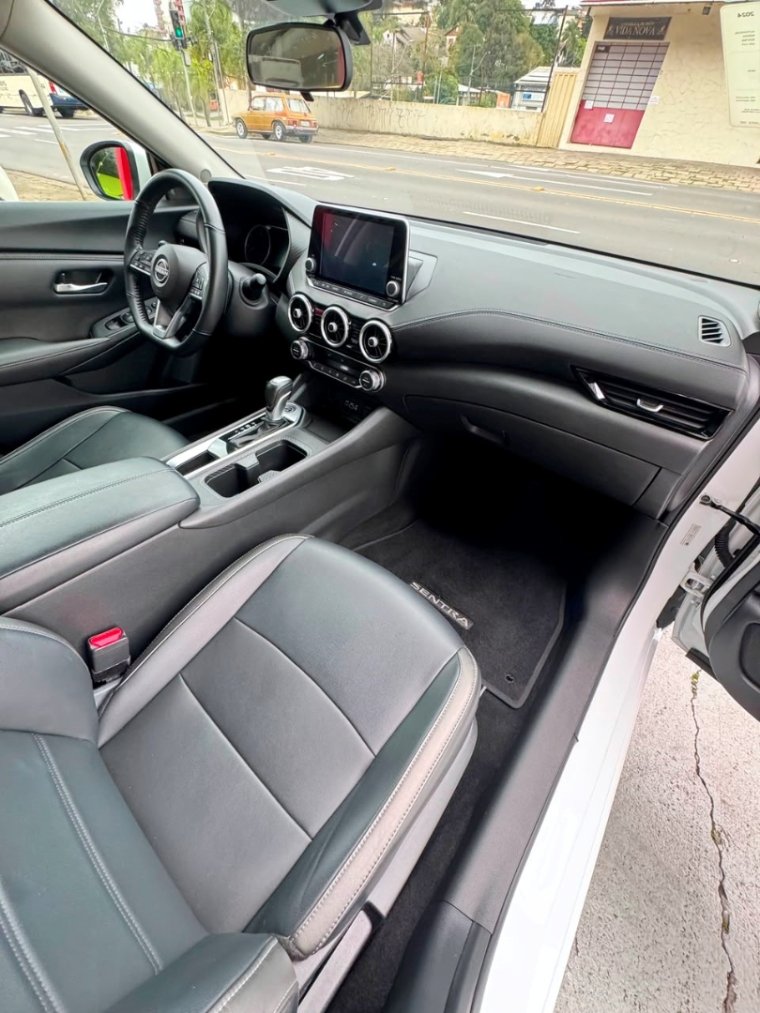 SENTRA 2.0 16V ADVANCE INTERNO 01